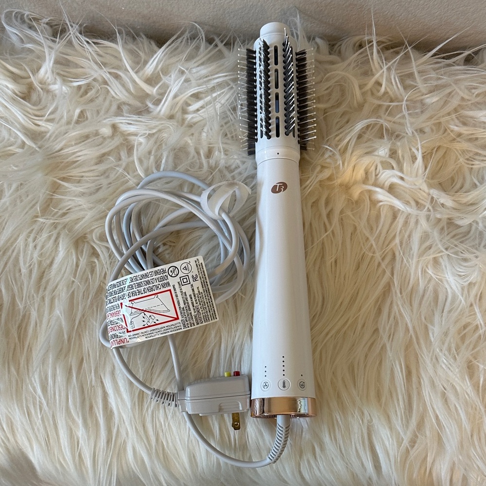 White T3 Hair Styling Brush with Cord🎀